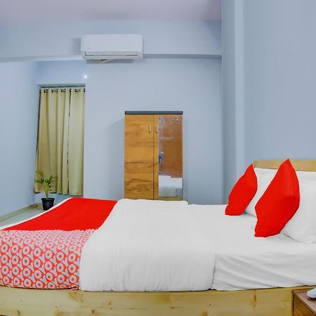 סוראט Oyo 75173 Hotel Regency מראה חיצוני תמונה