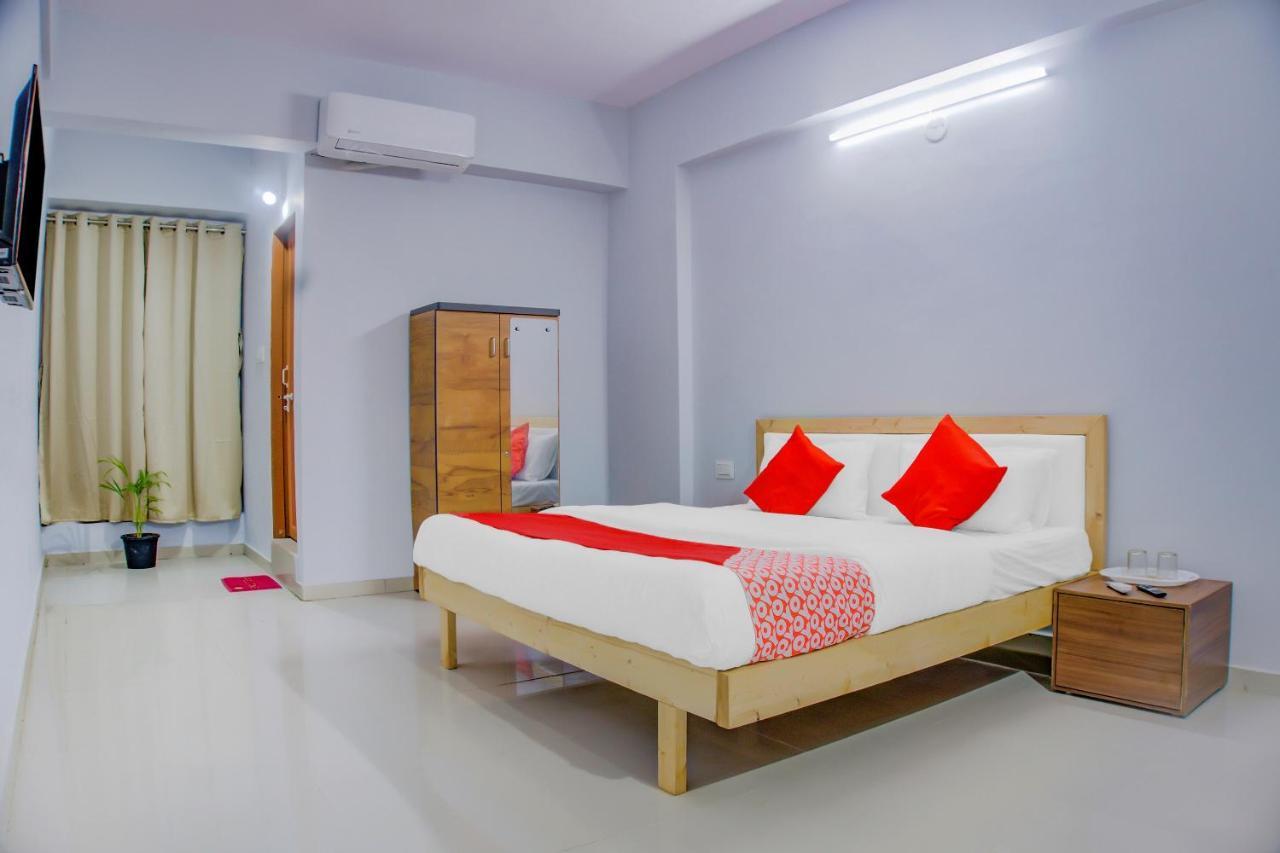 סוראט Oyo 75173 Hotel Regency מראה חיצוני תמונה